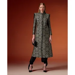 Abrigo largo de jacquard con estampado geométrico y corte estructurado