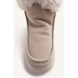 Botas de pelo de mujer de piel serraje estilo australianas con collarín de pelo y pieza brillante