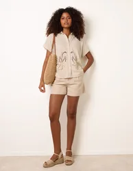 Broidered Hem Short Sleeve Shirt - S / LINEN - female