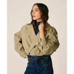 Gabardina de mujer corta con diseño cruzado