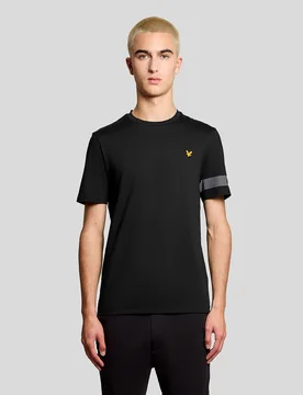Men's Sports Sleeve Detail T-Shirt in Black - Lyle & Scott - FashionsVida