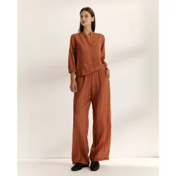 Blusa de mujer estampado raya cuello mao forma pico