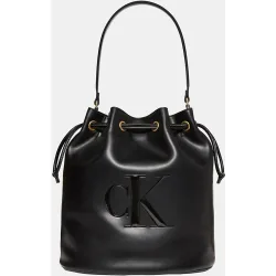Bolso tipo cesta con logo CK