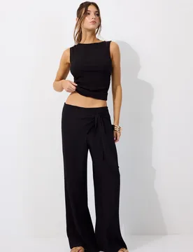 Shirt mit Raffungen Schwarz S - Stradivarius - FashionsVida