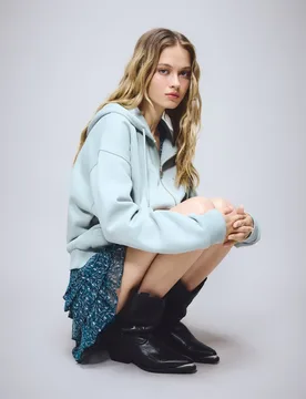 Sudadera abierta de mujer con logo estrella - Green Coast - FashionsVida
