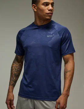 Herren Herren Active Regular Camo Raglan Performance T-Shirt Navy Größe XL - boohooMAN - FashionsVida