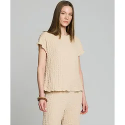 Camiseta de mujer texturada sin mangas