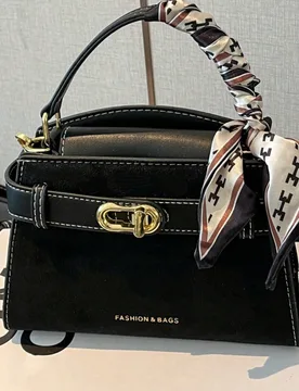 Bolso de mano cuadrado para mujer, elegante y exquisito, diseño compacto con bufanda y cierre, PU mate negro, bolso bandolera, adecuado para mujeres, - Shein - FashionsVida