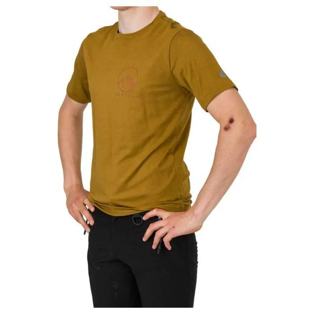 Maglietta A Maniche Corte Casual Performer Venture Brown - AGU - FashionsVida