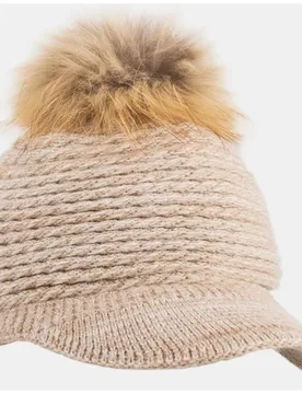 Gorra de punto en con pompón de pelo - Navarro - FashionsVida