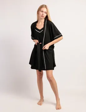 Bata de manga corta de mujer de tejido especial con estructura con detalles bordados - Admas - FashionsVida