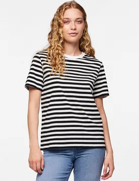 Camiseta de manga corta y cuello redondo de mujer - Pieces - FashionsVida