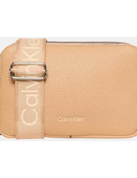 Bolso bandolera con correa clásica con logo en jacquard - Calvin Klein - FashionsVida