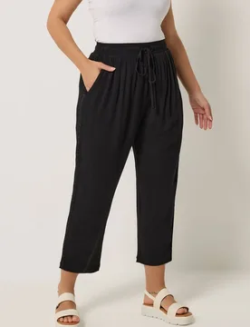 Women's Crochet Side Cropped Trousers in Black Size: 22-24 - Black - Size: 22-24 - Yours - FashionsVida