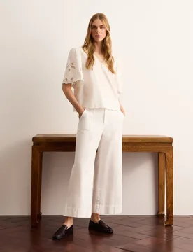 Blusa manga corta de mujer en lino troquelada - Lloyd's - FashionsVida