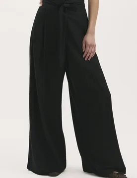 Women's Athena Short Tie Waist Wide Trousers in Black Size: 24 - Black - Size: 24 - Finery London - FashionsVida