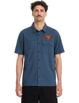 Camisa de hombre de manga corta y corte clásico y color azul - Volcom - FashionsVida