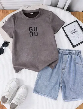 Set de 2 piezas de camiseta de punto de manga corta holgada de cuello redondo y pantalones cortos de mezclilla casuales y versátiles para niños prea - Shein - FashionsVida