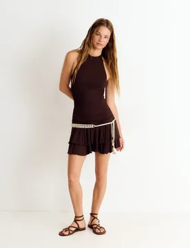 Vestido corto con volantes - Brownie - FashionsVida