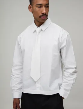 Herren Übergroßes Kastenförmiges Langarmhemd Mit Krawatte White Größe Medium - boohooMAN - FashionsVida