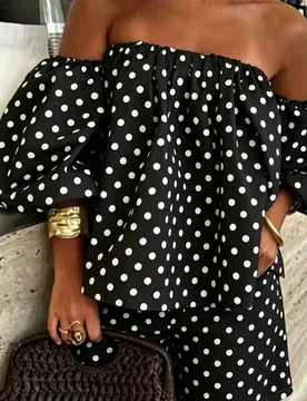 Conjunto de 2 piezas para mujer con top holgado de hombros descubiertos y mangas farol con lunares negros y blancos, y shorts de cintura elástica, pa - Shein - FashionsVida