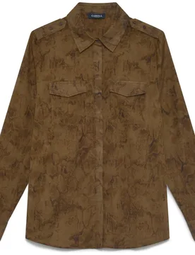 Camisa de mujer de mujer con bolsillos italiano y estampado animalier - Caroll - FashionsVida