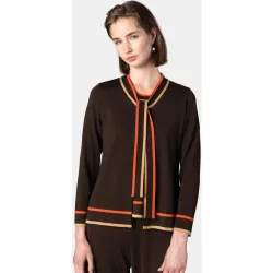 Conjunto de mujer de punto con vivos y lazada