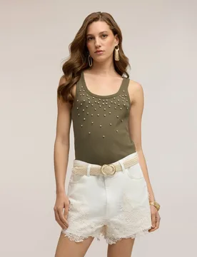 Top de mujer con aplicaciones de piedras ajuste entallado con escote redondo - Motivi - FashionsVida