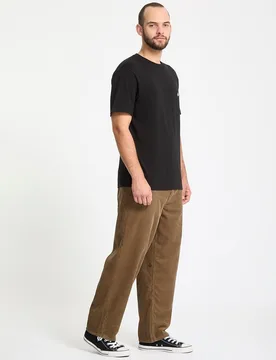 Pantalón de pana de hombre con corte loose de tiro bajo - Volcom - FashionsVida