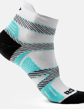 Calcetín deportivo unisex de caña media PADROS V2 - Izas - FashionsVida