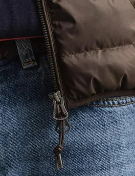 Plumífero de hombre corto con logo - Gant - FashionsVida