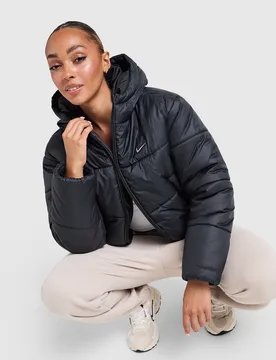 Gym Life Swoosh Synthetic Jacke - Damen, Schwarz - female - Size: S - Nike - FashionsVida