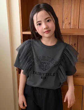 Camiseta casual de manga corta con cuello redondo, volantes y malla con estampado de letras en inglés para niñas jóvenes 6Y - Shein - FashionsVida