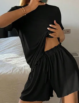 Conjunto de 2 piezas de ropa de estar en casa para mujer, pijama de punto de color liso minimalista con borde ondulado, cómodo para el verano S - Shein - FashionsVida