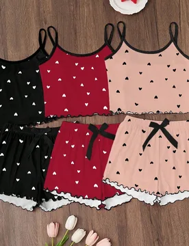 Set de pijama de 3 piezas con estampado de corazón que incluye camiseta de tirantes y pantalones cortos XXL - Shein - FashionsVida