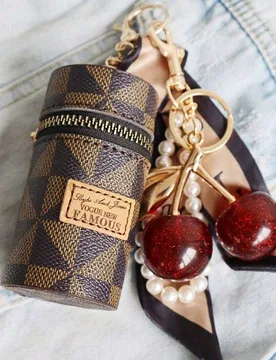 Pieza Llavero de cereza, colgante de cadena para bolso, decoración de cadena para bolso, correa de cadena para bolso, colgante de cadena, adecuado pa - Shein - FashionsVida