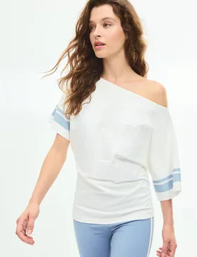 Asymmetrisches T-Shirt mit Stickerei Ecru XL - Stradivarius - FashionsVida