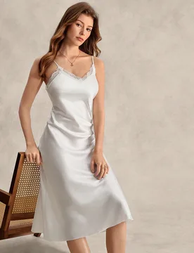 Camisón de satén con ribete de encaje, lujosa ropa de estar en casa S - Shein - FashionsVida