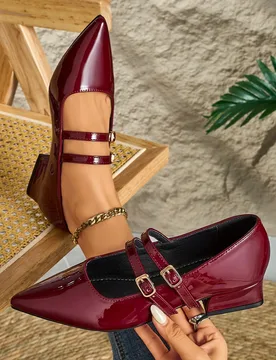 Zapatos de mujer tipo Mary Jane de punta afilada, tacones bajos gruesos con hebilla de color borgoña brillante, estilo colegial, para primavera y oto - Shein - FashionsVida
