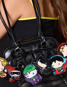 Pieza Colgante de llave versátil de dibujos animados, colgante de peluche de personaje de anime que se puede usar con bolsos, ropa y llaves Unitalla - Shein - FashionsVida