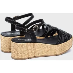 Sandalias de cuña de mujer de piel con cierre de hebilla