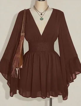 Vestido holgado con cuello en V, cintura fruncida y mangas acampanadas, estilo bohemio, hippie y Y2K, adecuado para el verano, con vibra nómada, para - Shein - FashionsVida