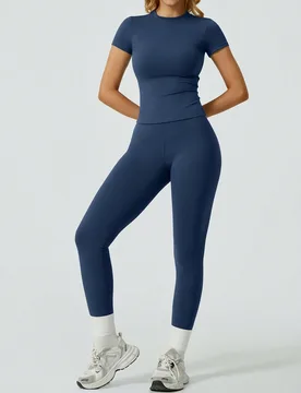Conjunto deportivo para mujer de uso diario casual con manga corta & pantalones largos para yoga, gimnasio y running, ropa de entrenamiento - Shein - FashionsVida