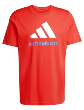 Bayern München T-Shirt Seasonal Graphic - Rouge - male - Size: M - Adidas - FashionsVida