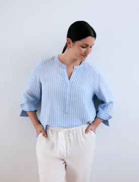 Blusa estampada con manga francesa de mujer - Couchel - FashionsVida