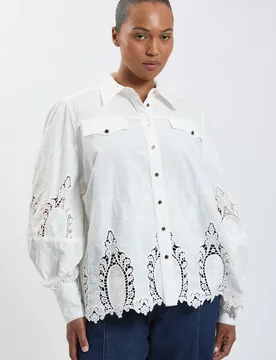 Women's Plus Size Cotton Cutwork Balloon Sleeve Woven Shirt in Ivory Size: 24 - Ivory - Size: 24 - Karen millen - FashionsVida