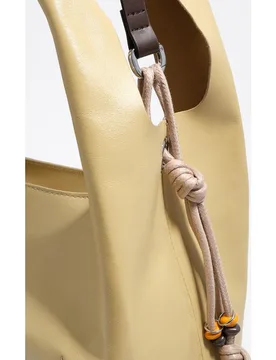 Bolso de hombro de mujer paper mediano piel - Bimba y Lola - FashionsVida