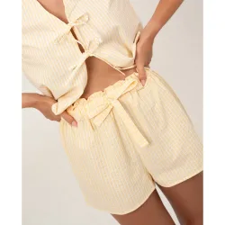 Pantalón de mujer a rayas corto