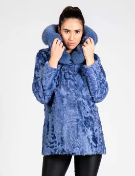 Abrigo de pelo de mujer de cordero con capucha - De la Roca - FashionsVida