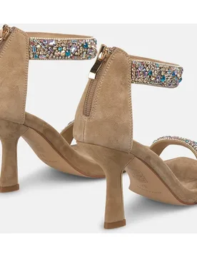 Sandalias de tacón de mujer en piel con detalles de pedrería y cierre de hebilla - Alma en Pena - FashionsVida